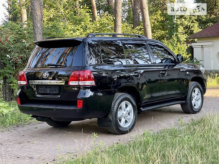 Toyota Land Cruiser 2010  випуску Київ з двигуном 4.7 л  позашляховик автомат за 28900 долл. 