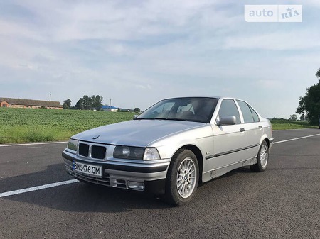 BMW 316 1993  випуску Суми з двигуном 1.6 л бензин седан механіка за 2550 долл. 