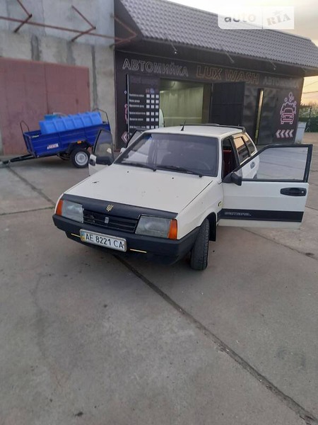 Lada 2109 1989  випуску Миколаїв з двигуном 1.5 л  хэтчбек механіка за 1350 долл. 