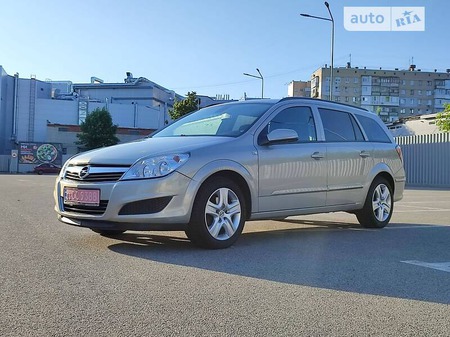 Opel Astra 2009  випуску Харків з двигуном 1.6 л бензин універсал автомат за 7200 долл. 
