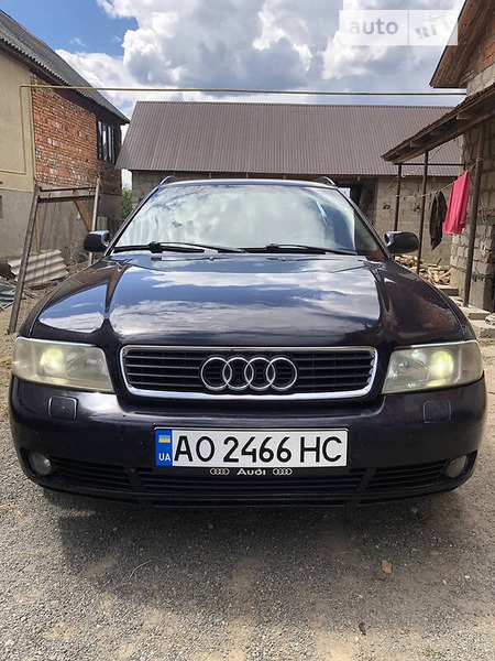 Audi A4 Limousine 1999  випуску Ужгород з двигуном 2.5 л дизель універсал автомат за 4100 долл. 