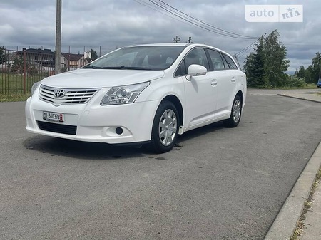 Toyota Avensis 2010  випуску Луцьк з двигуном 1.8 л бензин універсал автомат за 9700 долл. 