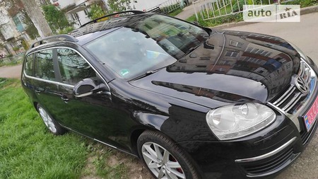 Volkswagen Golf 2008  випуску Івано-Франківськ з двигуном 1.4 л бензин універсал механіка за 6750 долл. 