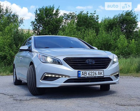 Hyundai Sonata 2014  випуску Вінниця з двигуном 2.4 л бензин седан автомат за 11500 долл. 