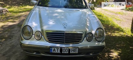 Mercedes-Benz E 200 1997  випуску Івано-Франківськ з двигуном 2 л  седан механіка за 4900 долл. 