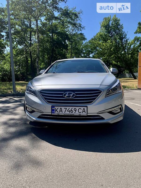 Hyundai Sonata 2017  випуску Київ з двигуном 2 л газ седан автомат за 10300 долл. 