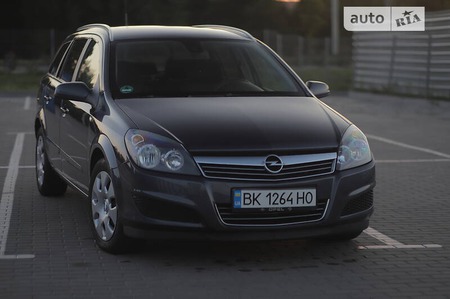 Opel Astra 2008  випуску Рівне з двигуном 1.9 л дизель універсал механіка за 5999 долл. 