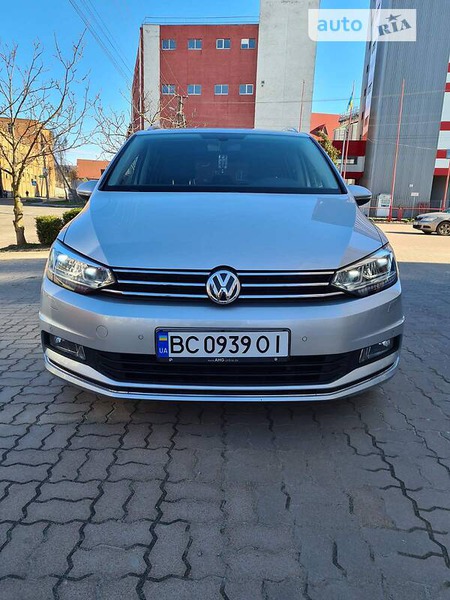 Volkswagen Touran 2016  випуску Львів з двигуном 0 л дизель мінівен автомат за 17000 долл. 