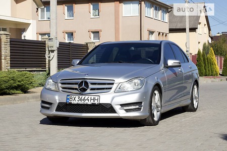 Mercedes-Benz C 300 2012  випуску Хмельницький з двигуном 3 л бензин седан автомат за 16200 долл. 