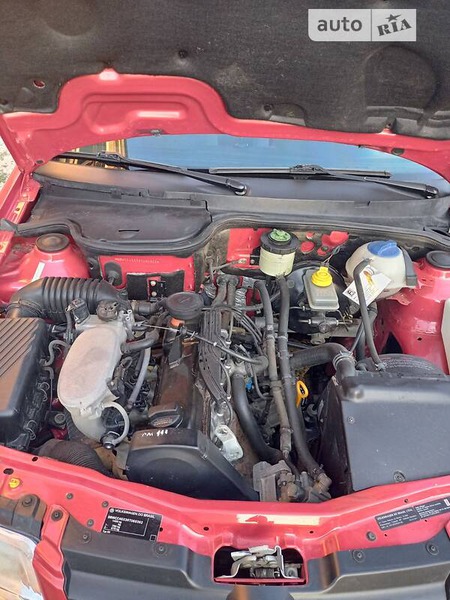 Volkswagen Pointer 2006  випуску Чернівці з двигуном 1.8 л бензин хэтчбек механіка за 4300 долл. 