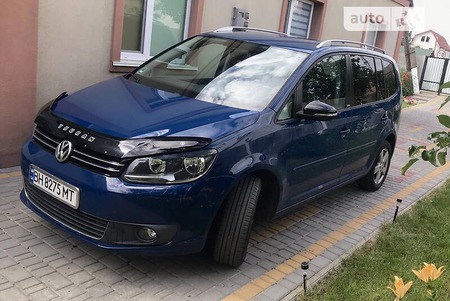 Volkswagen Touran 2011  випуску Луцьк з двигуном 2 л дизель мінівен автомат за 10550 долл. 