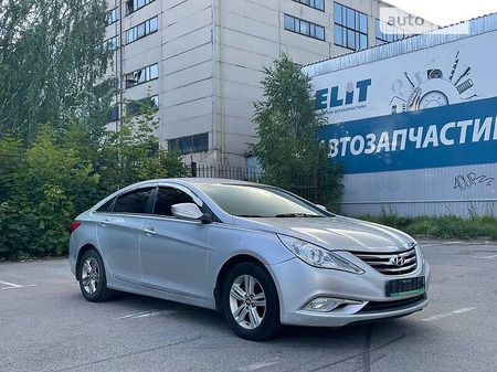 Hyundai Sonata 2013  випуску Київ з двигуном 2 л газ седан автомат за 6300 долл. 