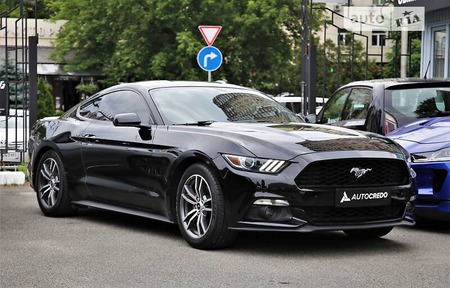 Ford Mustang 2016  випуску Київ з двигуном 2.3 л  купе автомат за 19900 долл. 