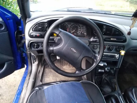 Ford Mondeo 1994  випуску Івано-Франківськ з двигуном 1.6 л  седан механіка за 1500 долл. 