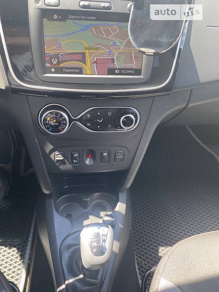 Renault Sandero 2019  випуску Київ з двигуном 0.9 л бензин хэтчбек  за 10750 долл. 