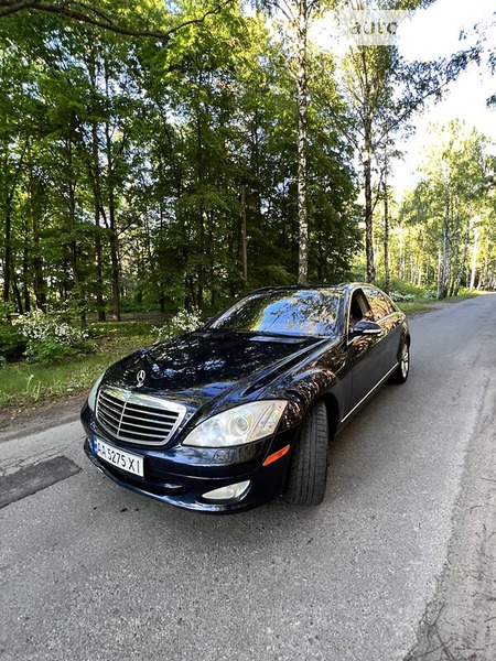 Mercedes-Benz S 550 2007  випуску Київ з двигуном 5.5 л  седан автомат за 11500 долл. 