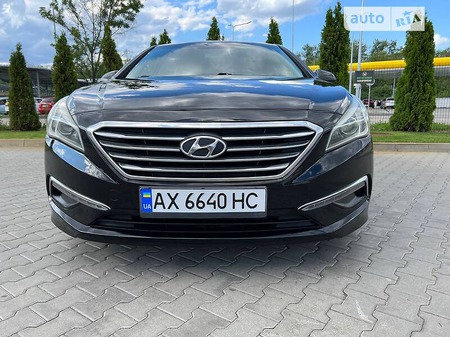 Hyundai Sonata 2015  випуску Київ з двигуном 2.4 л бензин седан автомат за 9999 долл. 
