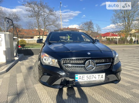 Mercedes-Benz CLA 250 2015  випуску Дніпро з двигуном 2 л бензин седан автомат за 15999 долл. 