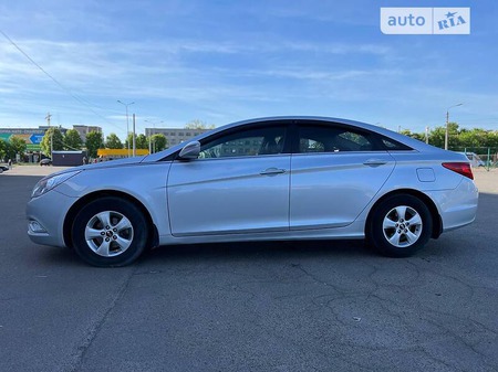 Hyundai Sonata 2014  випуску Київ з двигуном 2 л газ седан автомат за 7850 долл. 