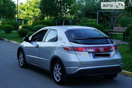Honda Civic 2006  випуску Київ з двигуном 0 л бензин хэтчбек механіка за 6500 долл. 