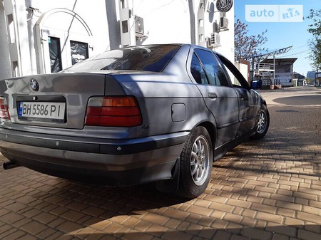 BMW 318 1996  випуску Одеса з двигуном 1.8 л бензин седан механіка за 3750 долл. 