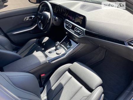 BMW 330 2019  випуску Тернопіль з двигуном 2 л бензин седан автомат за 32500 долл. 