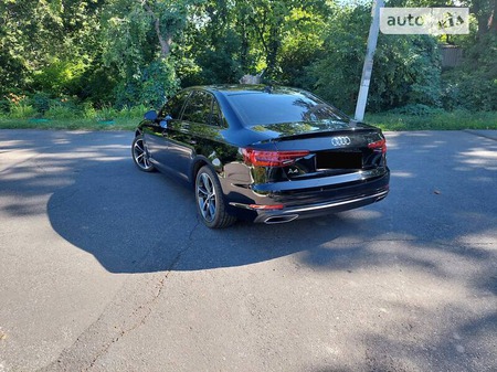 Audi A4 Limousine 2019  випуску Полтава з двигуном 2 л бензин седан автомат за 23500 долл. 