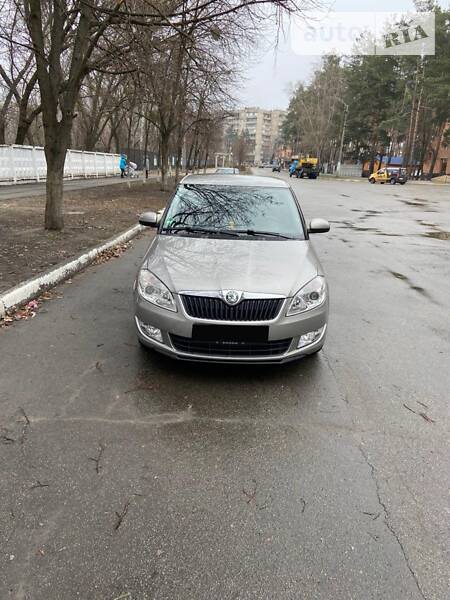 Skoda Fabia 2010  випуску Рівне з двигуном 1.2 л дизель універсал механіка за 6200 долл. 