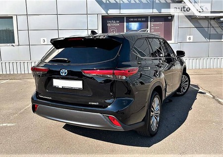 Toyota Highlander 2021  випуску Полтава з двигуном 2.5 л гібрид позашляховик автомат за 52000 долл. 