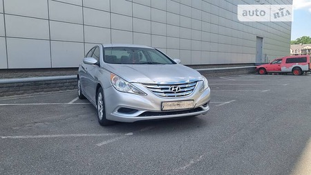 Hyundai Sonata 2012  випуску Київ з двигуном 2.4 л бензин седан автомат за 6500 долл. 