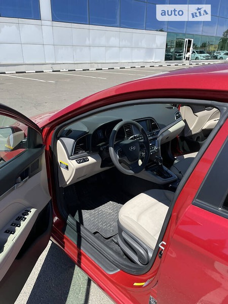 Hyundai Elantra 2018  випуску Одеса з двигуном 2 л бензин седан автомат за 12500 долл. 