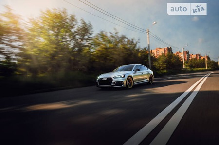 Audi RS5 2019  випуску Львів з двигуном 0 л бензин седан  за 69900 долл. 