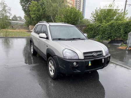 Hyundai Tucson 2008  випуску Київ з двигуном 2 л дизель мінівен автомат за 7300 долл. 