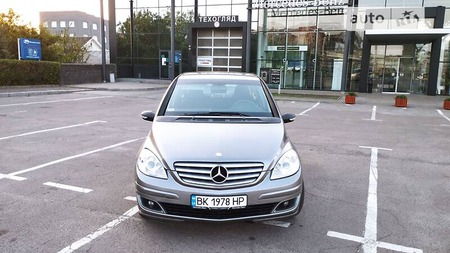 Mercedes-Benz B 150 2006  випуску Луцьк з двигуном 1.5 л бензин хэтчбек механіка за 4850 долл. 