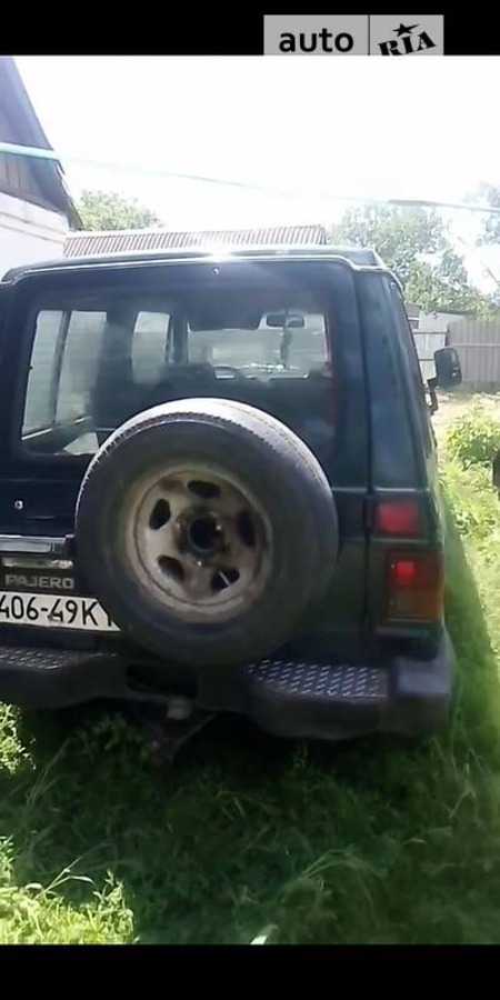 Mitsubishi Pajero 1986  випуску Харків з двигуном 2.5 л дизель позашляховик механіка за 2800 долл. 