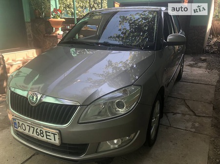 Skoda Fabia 2010  випуску Ужгород з двигуном 1.6 л дизель хэтчбек механіка за 5399 долл. 