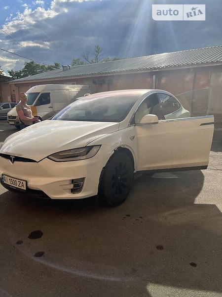 Tesla X 2018  випуску Київ з двигуном 0 л електро позашляховик автомат за 65000 долл. 