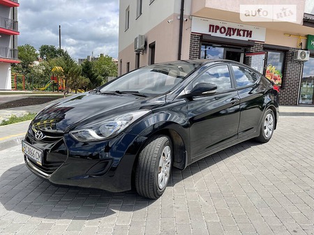 Hyundai Elantra 2011  випуску Львів з двигуном 1.6 л бензин седан механіка за 9500 долл. 