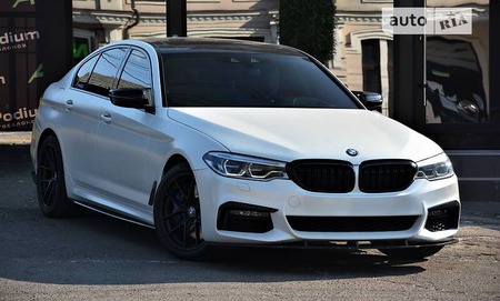 BMW 540 2019  випуску Київ з двигуном 3 л бензин седан автомат за 40999 долл. 