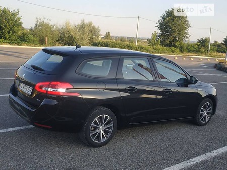 Peugeot 308 2015  випуску Чернівці з двигуном 1.6 л дизель універсал механіка за 8400 долл. 