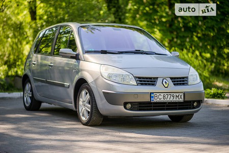 Renault Scenic 2004  випуску Львів з двигуном 1.6 л бензин хэтчбек механіка за 5700 долл. 