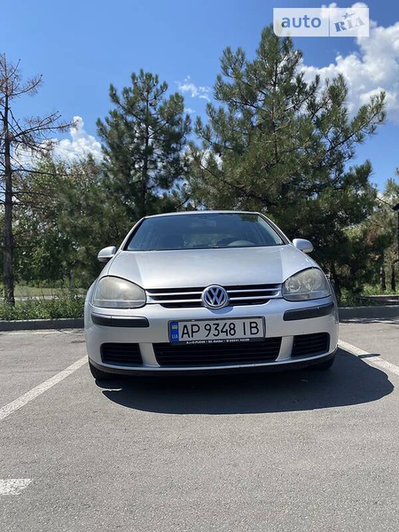 Volkswagen Golf 2004  випуску Запоріжжя з двигуном 1.6 л бензин хэтчбек механіка за 5400 долл. 