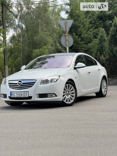 Opel Insignia 2011  випуску Львів з двигуном 2 л дизель седан автомат за 10500 долл. 