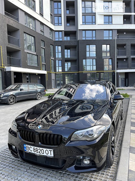 BMW 530 2014  випуску Львів з двигуном 3 л дизель седан автомат за 25000 долл. 