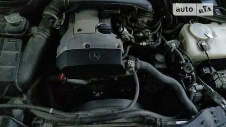 Mercedes-Benz C 180 1999  випуску Хмельницький з двигуном 1.8 л  седан механіка за 4200 долл. 