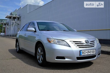 Toyota Camry 2007  випуску Ужгород з двигуном 2.4 л  седан автомат за 9500 долл. 