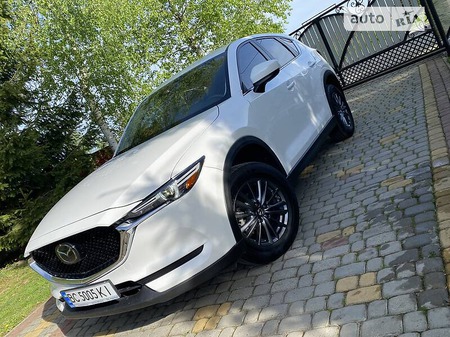 Mazda CX-5 2020  випуску Львів з двигуном 2.5 л бензин позашляховик автомат за 23750 долл. 