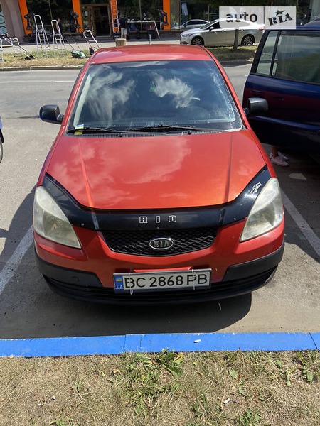 KIA Rio 2007  випуску Івано-Франківськ з двигуном 1.4 л  седан механіка за 4000 долл. 