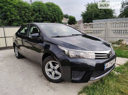 Toyota Corolla 2013  випуску Полтава з двигуном 1.3 л  седан механіка за 7900 долл. 