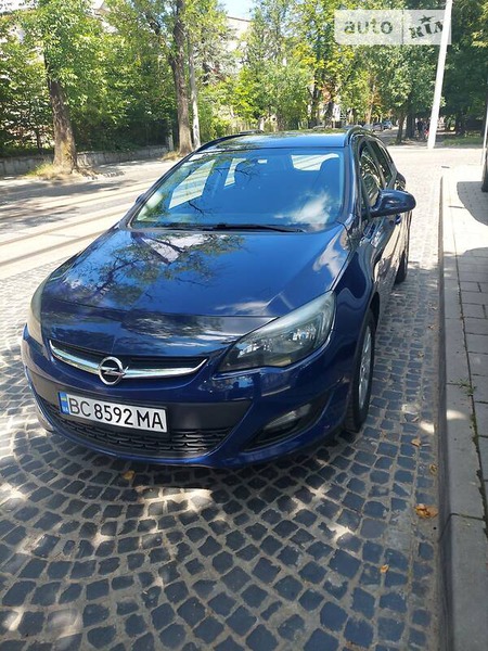 Opel Astra 2015  випуску Львів з двигуном 1.6 л дизель універсал механіка за 8500 долл. 